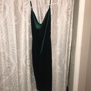 Lulu's midi green velvet dress! New with tags! 🎉